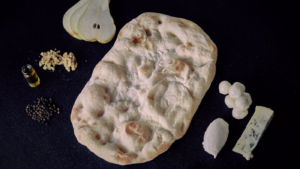 Продукти за Пинса Пере ал Горгонзола - круши, моцарела, горгонзола и орехи