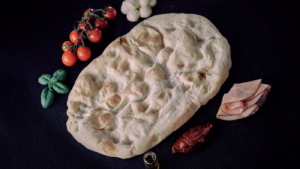 Продукти за Пинса с шунка, чери домати, моцарела и босилек