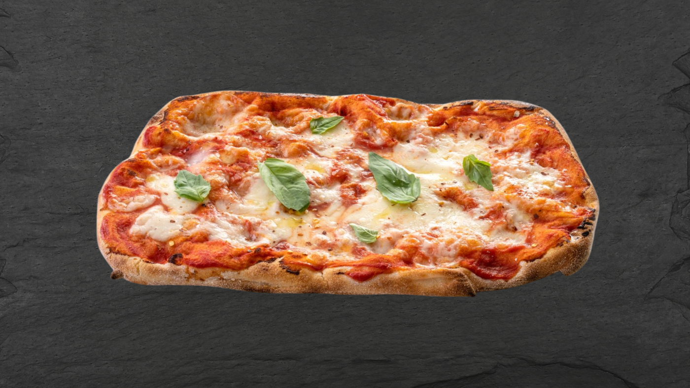 Pinsa-margarita-s-mozzarella Пинса Маргарита с моцарела, доматен сос, босилек и зехтин